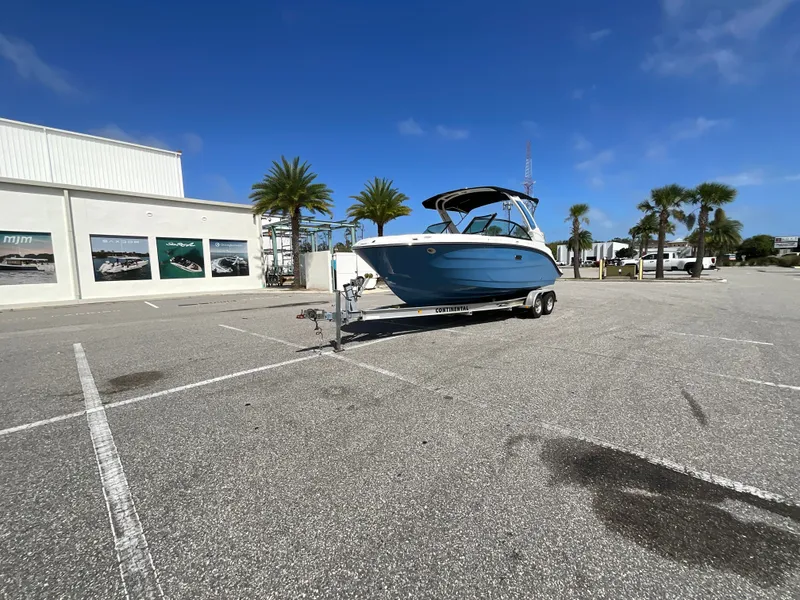 Slide: The Image of Sea Ray SDX 230 Outboard 2026 - 39