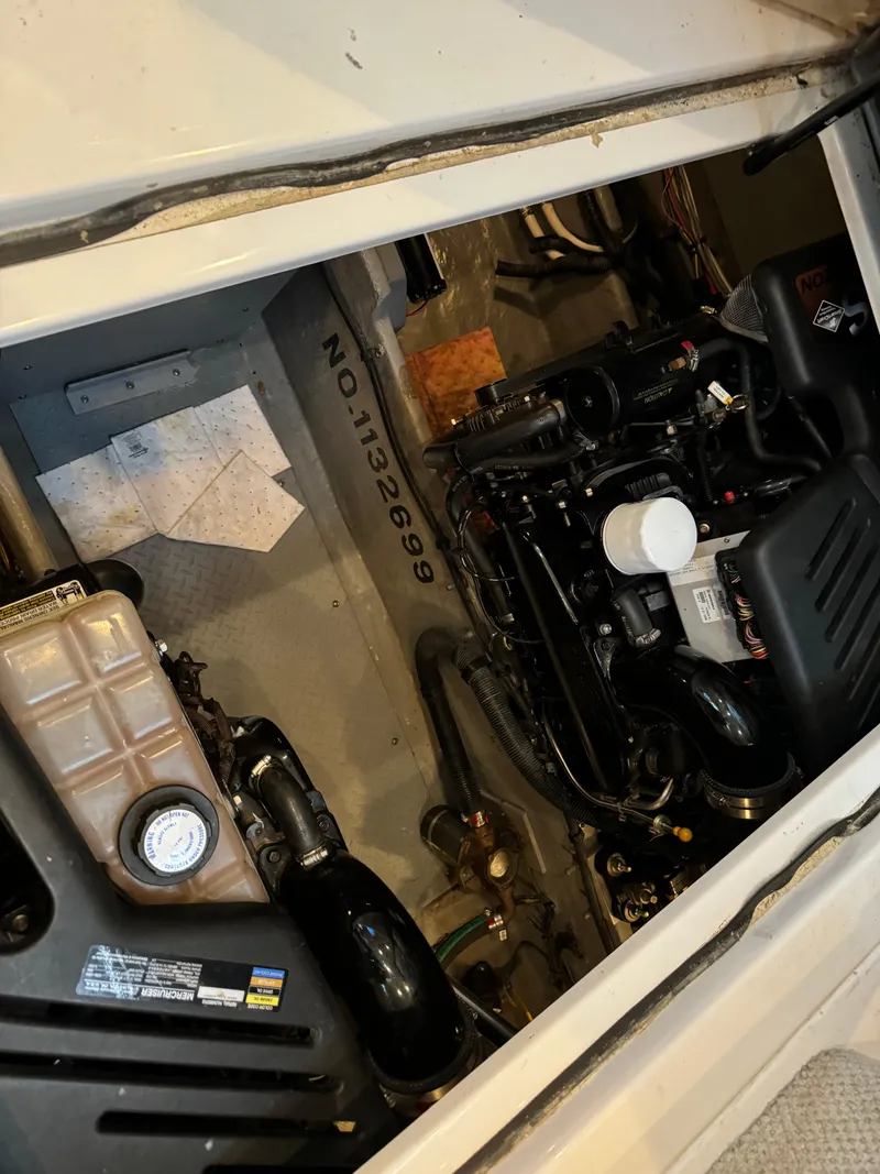 Slide: The Image of Sea Ray 420 Aft Cabin 2001 - 64