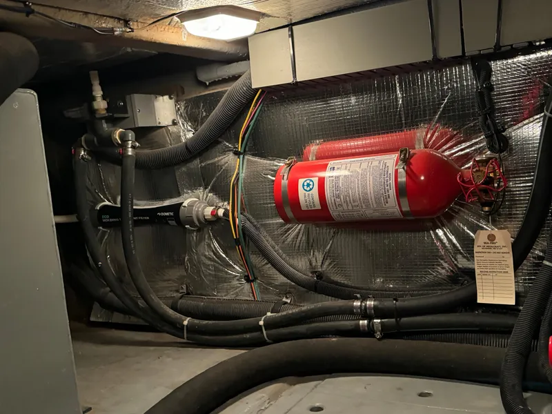 Slide: The Image of Sea Ray 420 Aft Cabin 2001 - 67