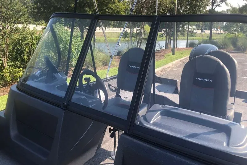 Slide: The Image of Tracker Pro Guide V-16 WT 2026 - 9