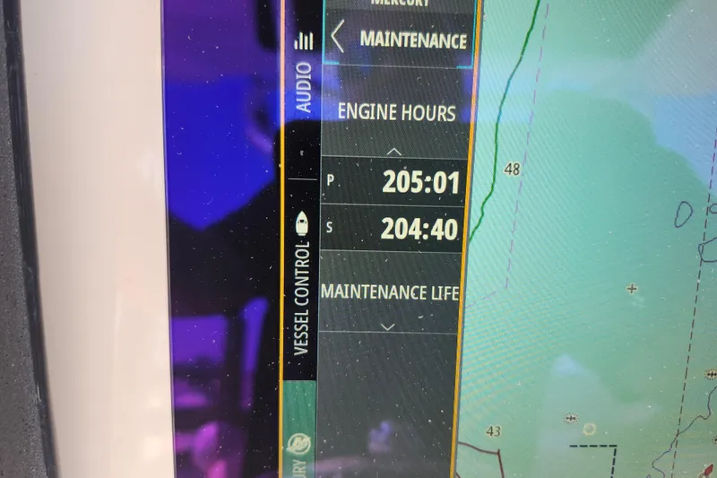 Slide: The Image of Display screen showing engine hours for 2016 Boston Whaler 250 Outrage boat. - 22