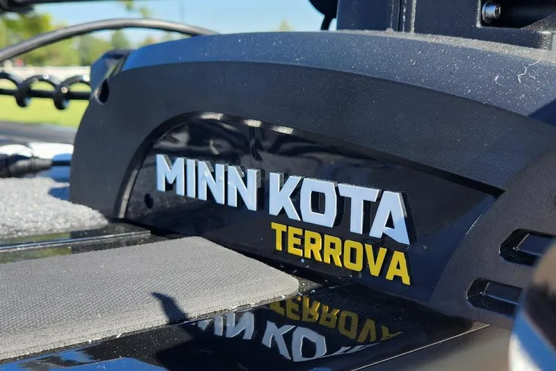 Slide: The Image of Minn Kota Terrova motor on 2026 Tracker Targa V-18 Combo boat. - 3