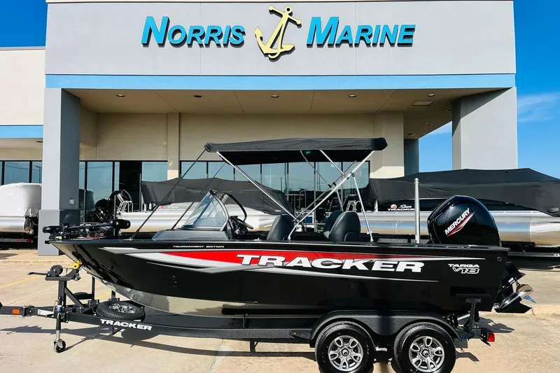 The Image of 2026 Tracker Targa V-18 Combo boat at Norris Marine dealership. - 1