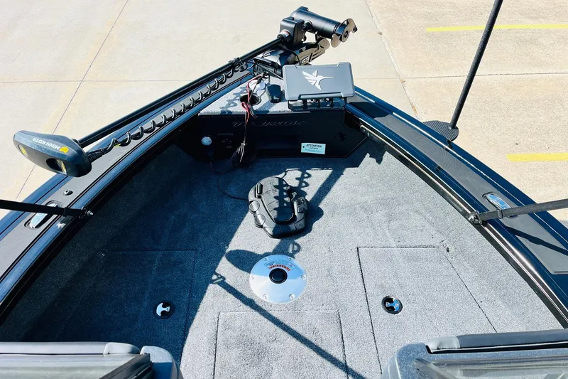 Slide: The Image of 2026 Tracker Targa V-18 Combo boat interior with advanced fishing equipment. - 19