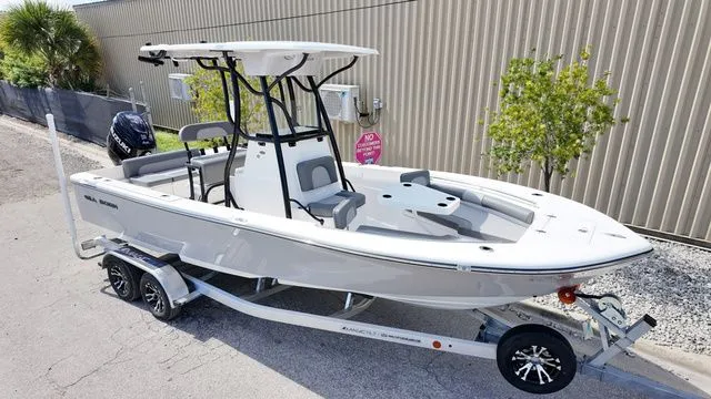 The Image of Sea Born LX22 Center Console 2026 - 1