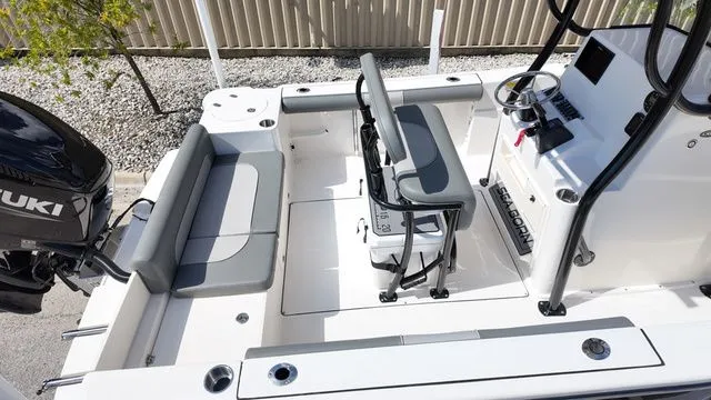 Slide: The Image of Sea Born LX22 Center Console 2026 - 11