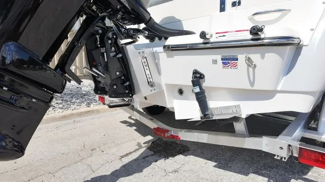 Slide: The Image of Sea Born LX22 Center Console 2026 - 21