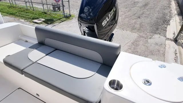 Slide: The Image of Sea Born LX22 Center Console 2026 - 30