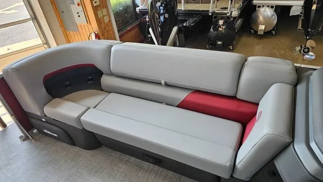 Slide: The Image of Sun Tracker Party Barge 20 DLX 2026 - 12