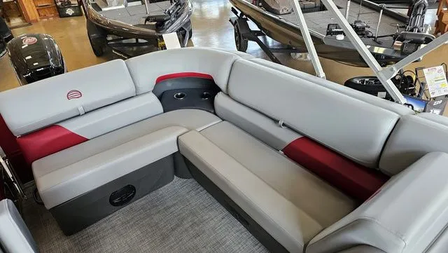 Slide: The Image of Sun Tracker Party Barge 20 DLX 2026 - 24