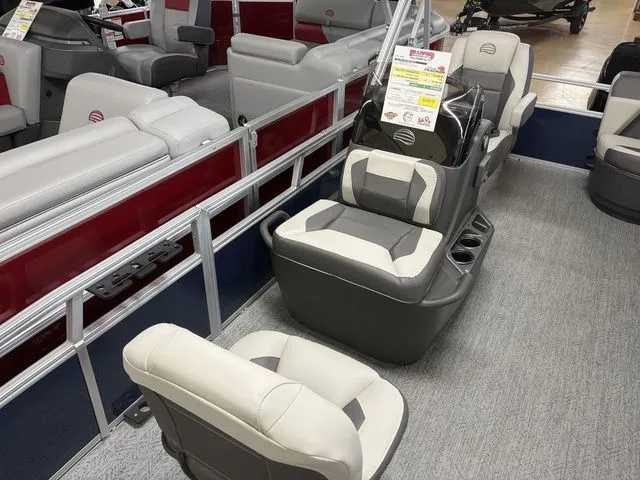 Slide: The Image of Sun Tracker Bass Buggy 16 XL 2026 - 10