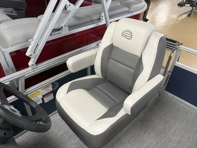 Slide: The Image of Sun Tracker Bass Buggy 16 XL 2026 - 19