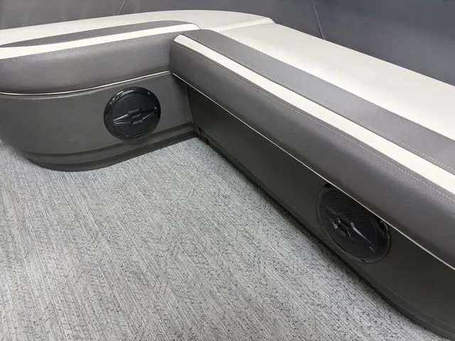 Slide: The Image of Sun Tracker Bass Buggy 16 XL 2026 - 21