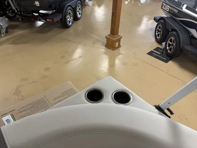 Slide: The Image of Sun Tracker Bass Buggy 16 XL 2026 - 23