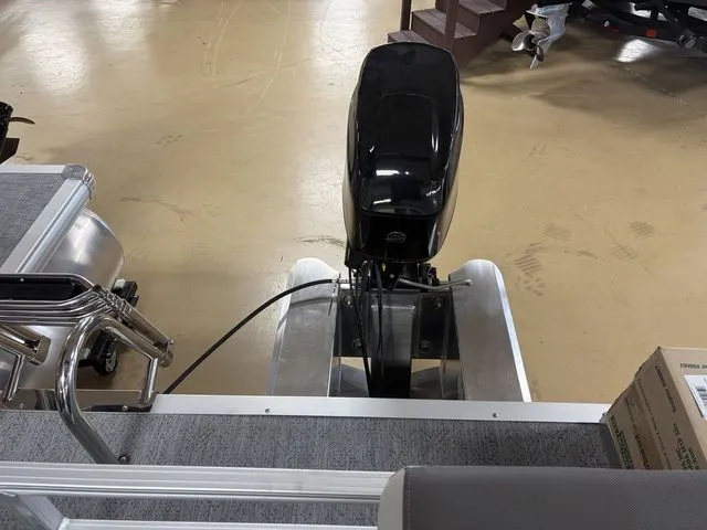 Slide: The Image of Sun Tracker Bass Buggy 16 XL 2026 - 29