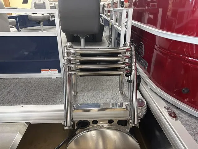 Slide: The Image of Sun Tracker Bass Buggy 16 XL 2026 - 48