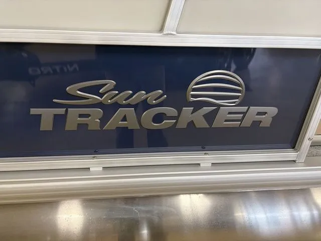 Slide: The Image of Sun Tracker Bass Buggy 16 XL 2026 - 7