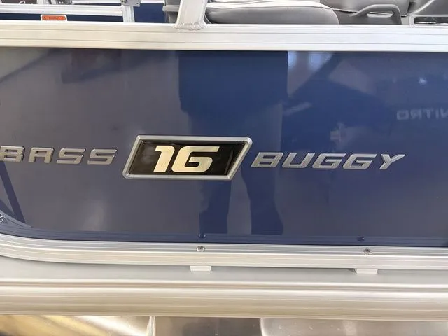 Slide: The Image of Sun Tracker Bass Buggy 16 XL 2026 - 8