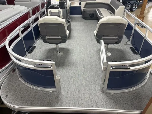 Slide: The Image of Sun Tracker Bass Buggy 16 XL 2026 - 9