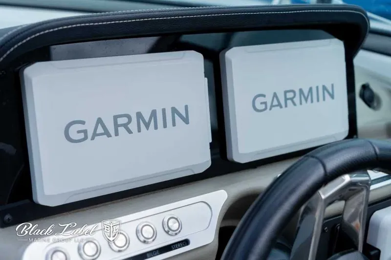 Slide: The Image of Crownline Boats 260 XSS 2024 - 12