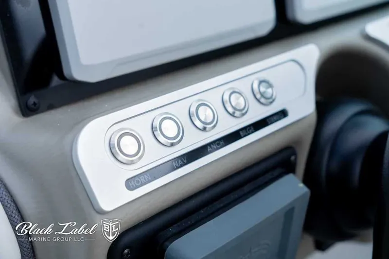 Slide: The Image of Crownline Boats 260 XSS 2024 - 13