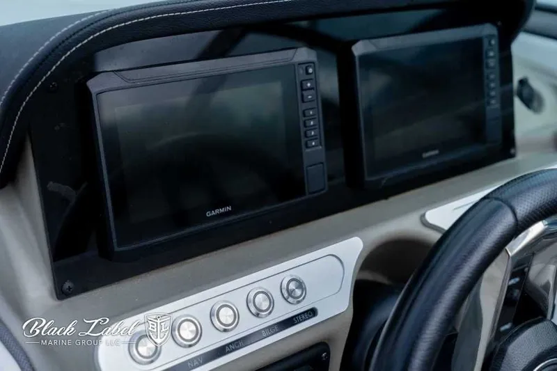 Slide: The Image of Crownline Boats 260 XSS 2024 - 14