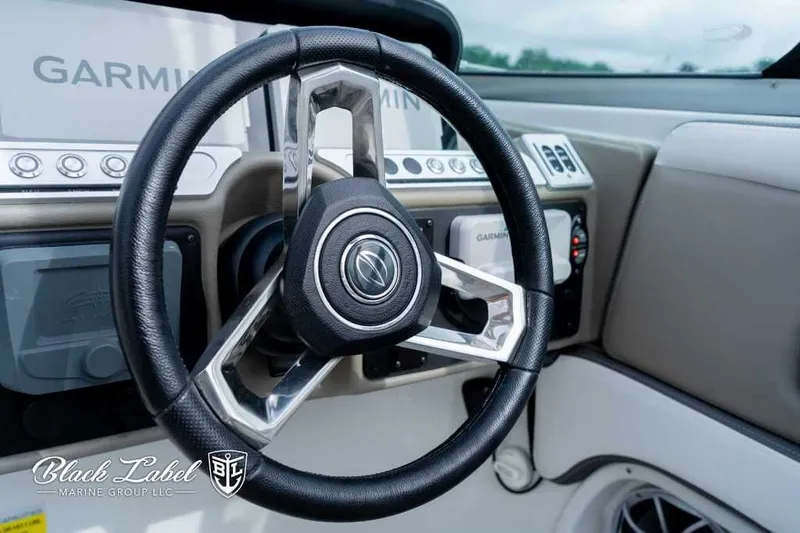 Slide: The Image of Crownline Boats 260 XSS 2024 - 18