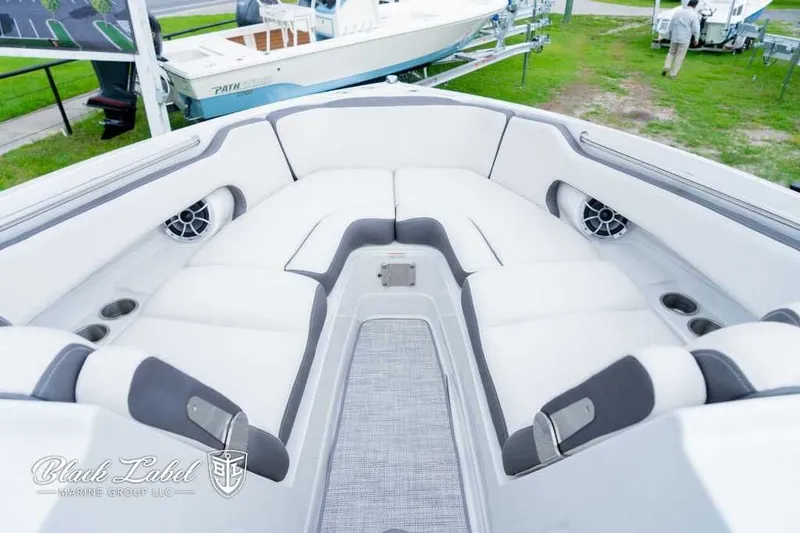 Slide: The Image of Crownline Boats 260 XSS 2024 - 3
