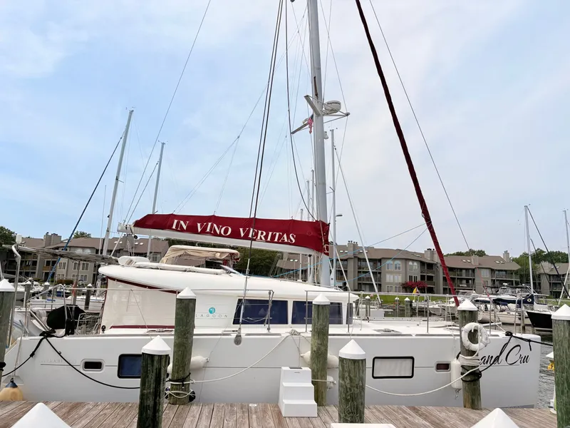 Slide: The Image of Lagoon 400 2010 - 12