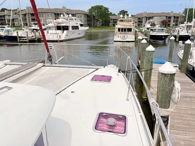 Slide: The Image of Lagoon 400 2010 - 15