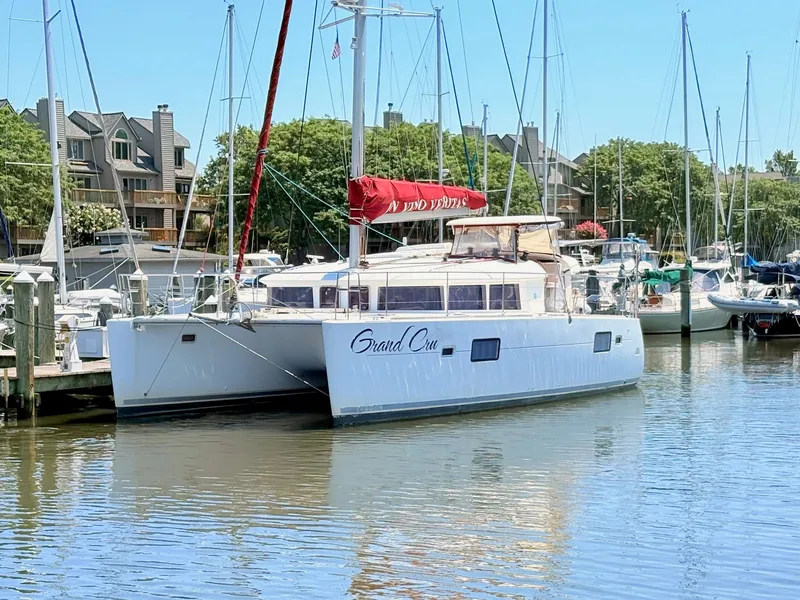 Slide: The Image of Lagoon 400 2010 - 2