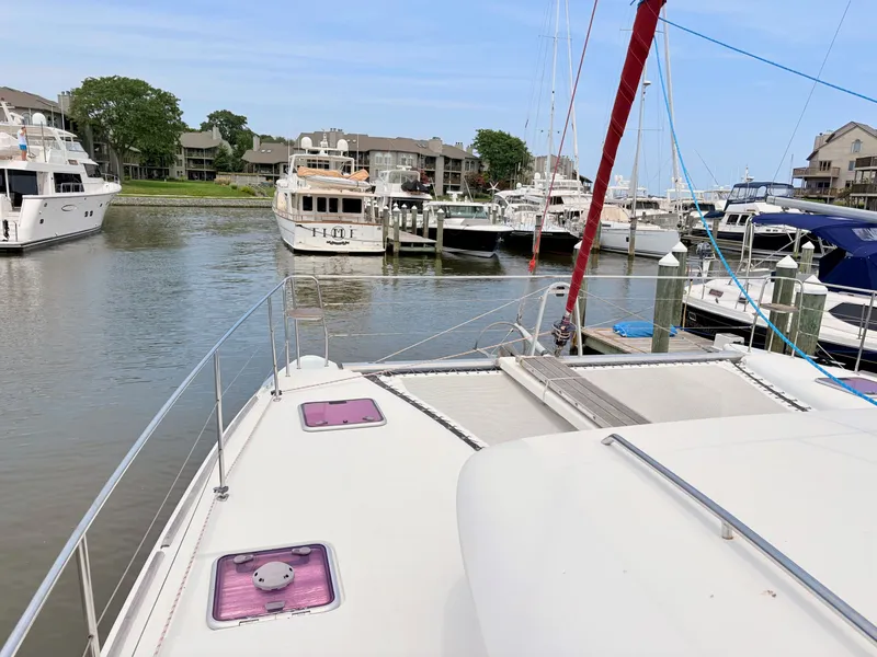 Slide: The Image of Lagoon 400 2010 - 22