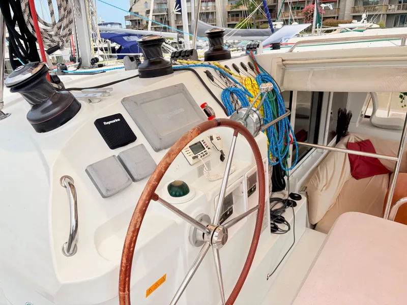 Slide: The Image of Lagoon 400 2010 - 23