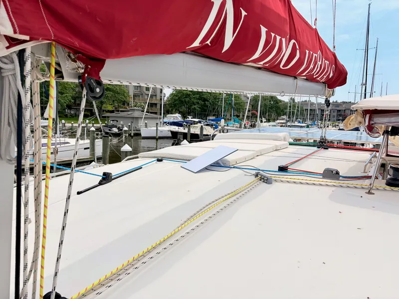 Slide: The Image of Lagoon 400 2010 - 26