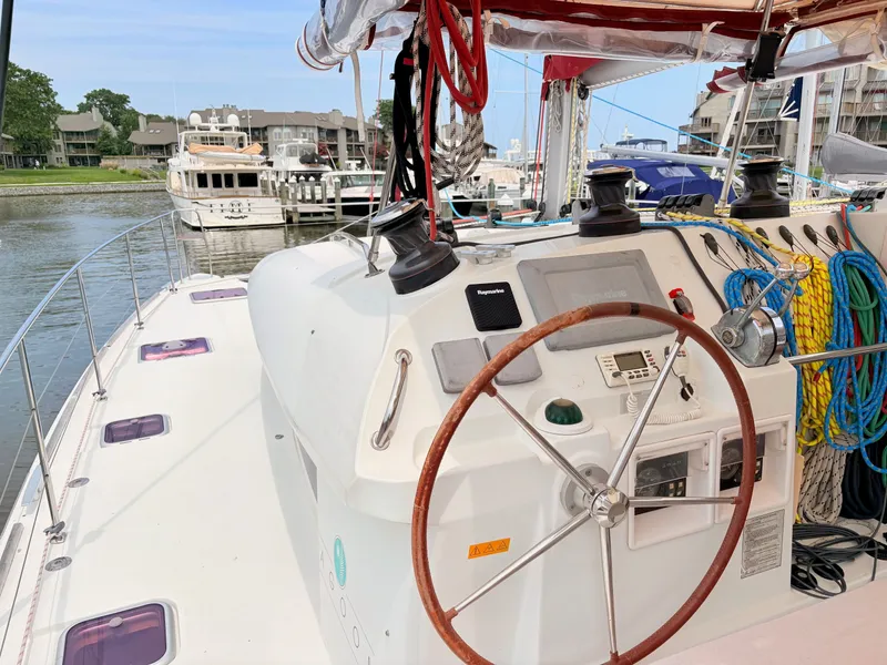 Slide: The Image of Lagoon 400 2010 - 27