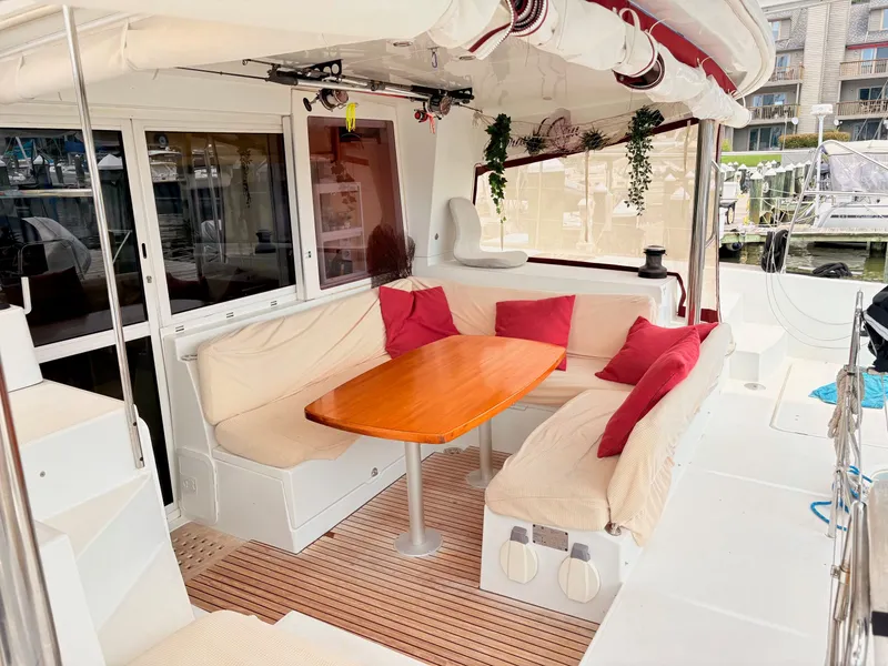 Slide: The Image of Lagoon 400 2010 - 29