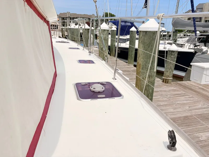 Slide: The Image of Lagoon 400 2010 - 37