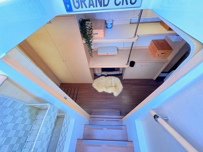 Slide: The Image of Lagoon 400 2010 - 44