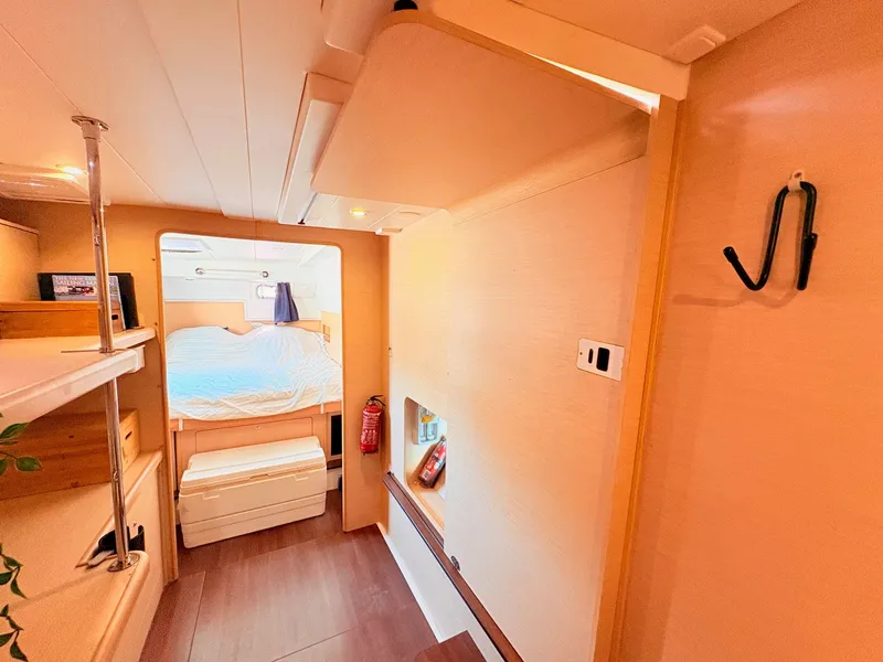 Slide: The Image of Lagoon 400 2010 - 53