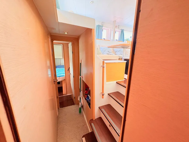 Slide: The Image of Lagoon 400 2010 - 54