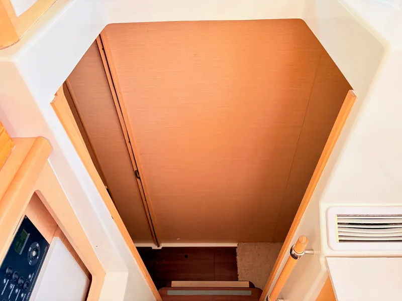 Slide: The Image of Lagoon 400 2010 - 61