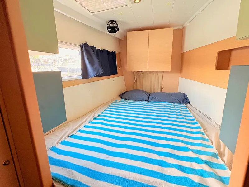 Slide: The Image of Lagoon 400 2010 - 62