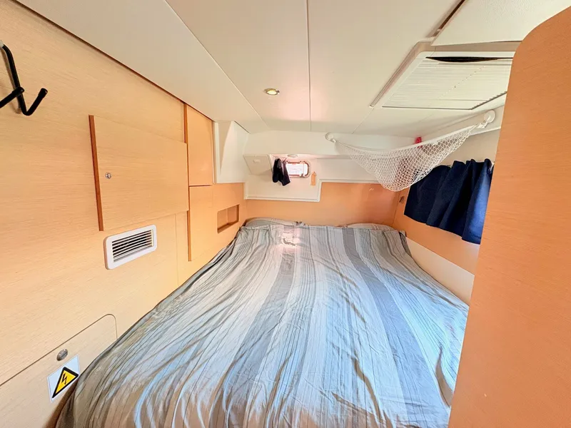 Slide: The Image of Lagoon 400 2010 - 66