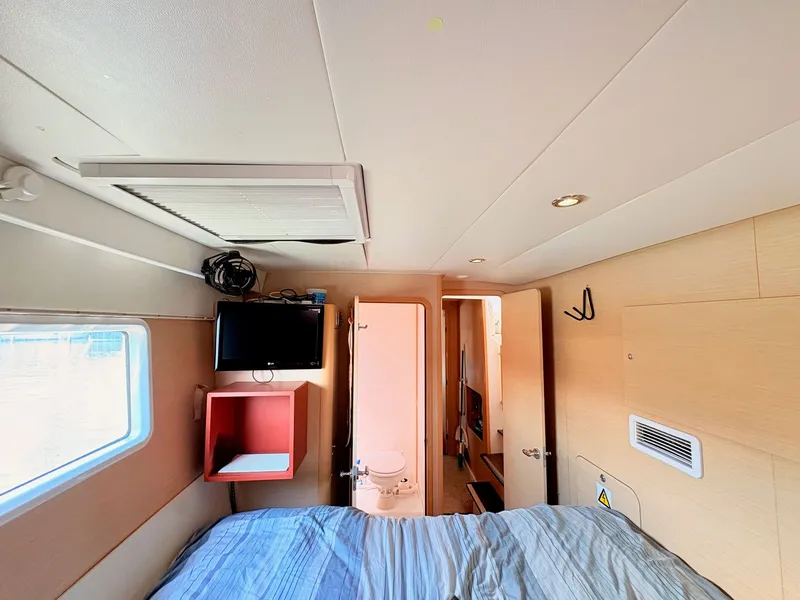 Slide: The Image of Lagoon 400 2010 - 67