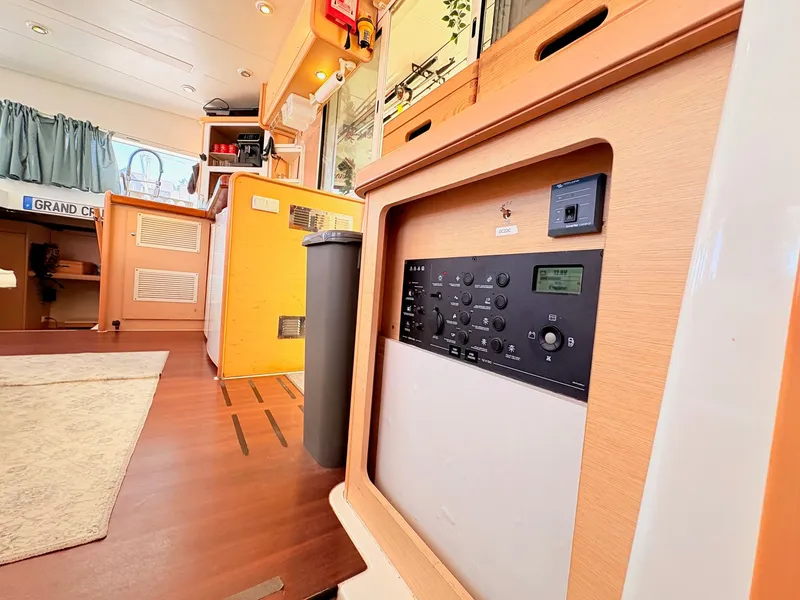 Slide: The Image of Lagoon 400 2010 - 70