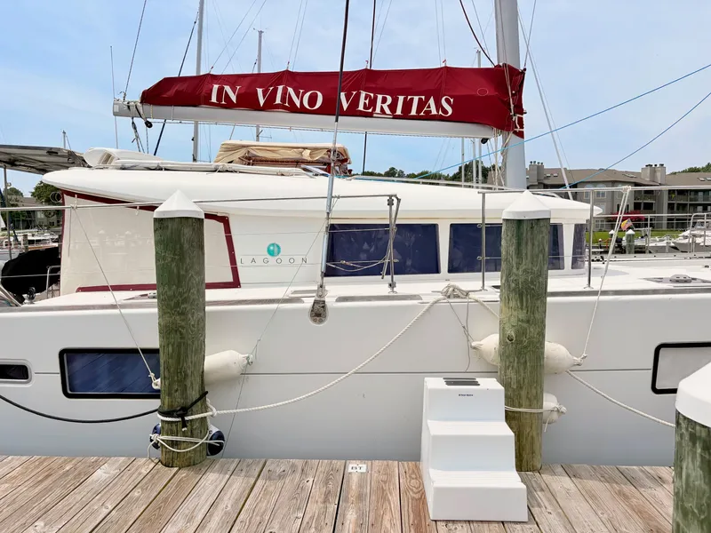 Slide: The Image of Lagoon 400 2010 - 72