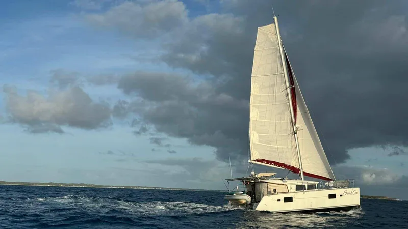 Slide: The Image of Lagoon 400 2010 - 9