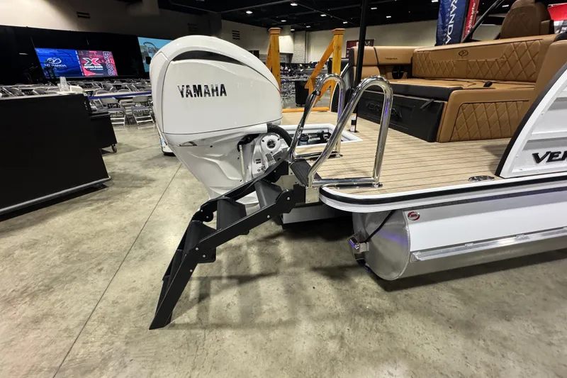 Slide: The Image of 2026 Veranda VX265DCVL boat with Yamaha outboard motor at indoor exhibition. - 15