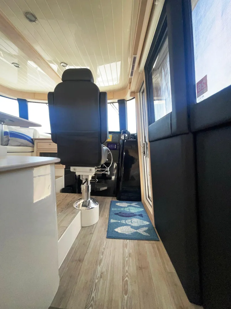 Slide: The Image of Fathom 43 Fly 2019 - 37