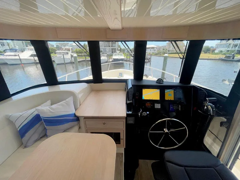 Slide: The Image of Fathom 43 Fly 2019 - 38